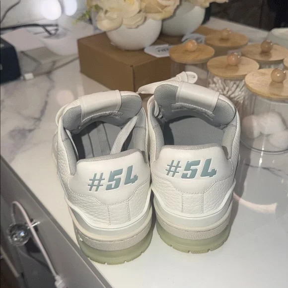 Louis Vuitton Off-White/Tan Signature Low-Top Sneakers - Picture 2 of 6